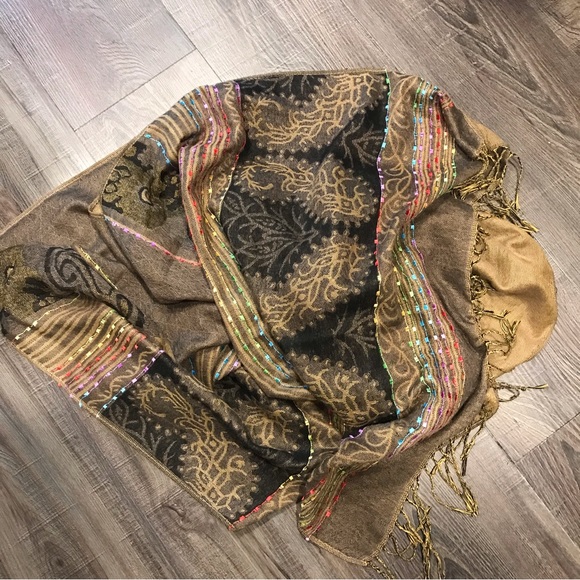 Beautiful Earthtone Scarf - Picture 2 of 6